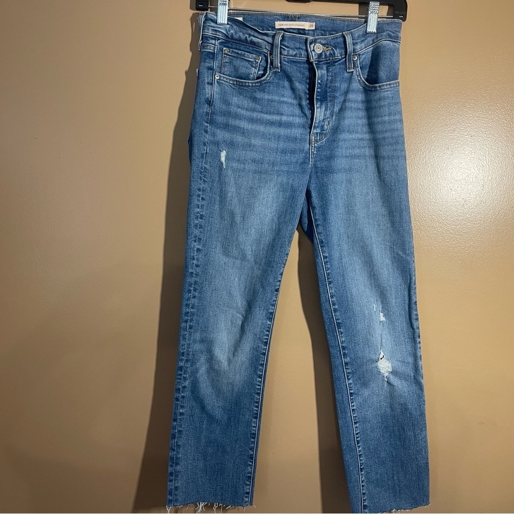 Levi’s Premium 724 High Rise Straight Jeans Size 26 Italian Denim Light Wash